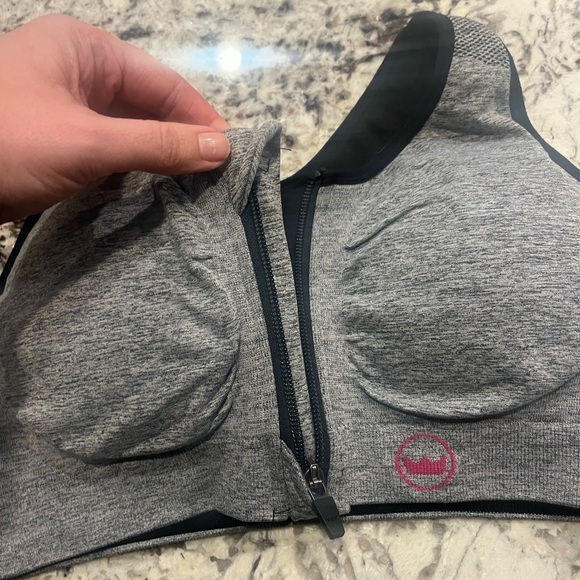 Size small SHEFIT lounge zippered sports bra with removable pads - Picture 3 of 3